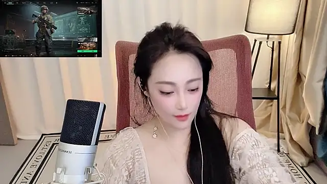 Snapshot of Daisy-77 chatting on June 3, 2:33 pm Daisy-77 online show from June 3, 2:33 pm