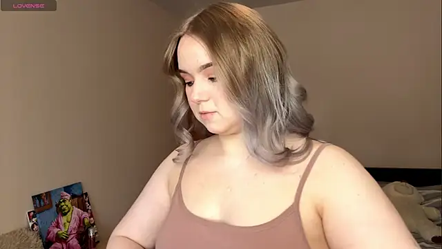 ZaraCreedon online show from February 4, 6:08 am