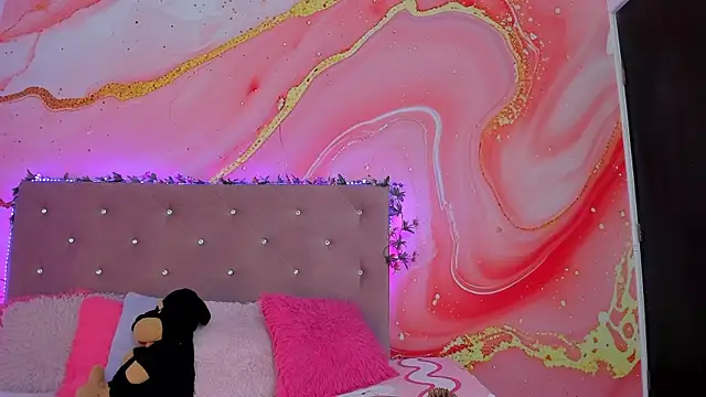 Snapshot of Daisy__rose chatting on February 14, 11:10 am Daisy rose online show from February 14, 11:10 am