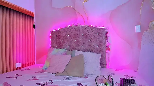 Snapshot of Daisy__rose chatting on March 20, 3:23 am Daisy rose online show from March 20, 3:23 am