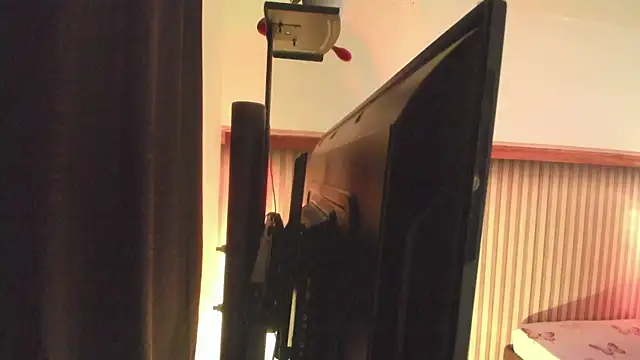 Daisy  rose online show from April 22, 3:09 am