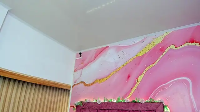 Daisy  rose online show from April 23, 2:57 am