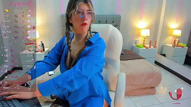 SEXMILLA  online show from February 17, 9:19 pm