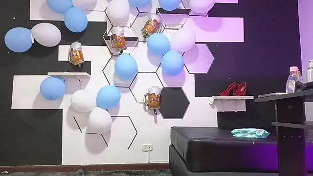 alondrabigtits online show from October 3, 12:24 pm