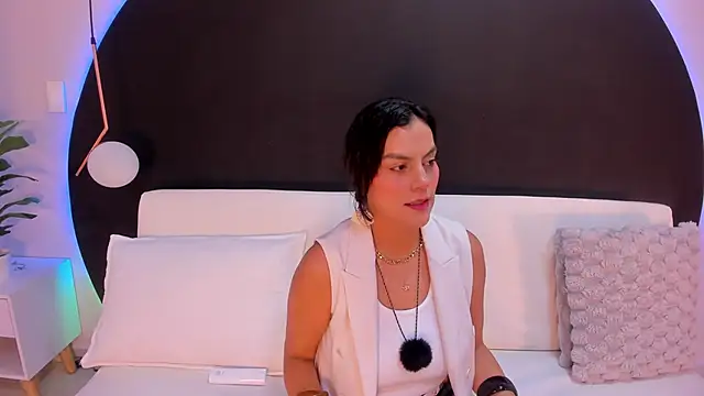 Ada Monroe10 online show from April 22, 1:56 pm