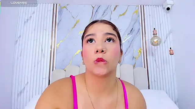 tifanyhills  online show from March 13, 8:04 pm