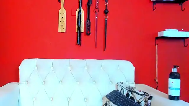 MIA SOPHIA1 online show from January 11, 9:15 am