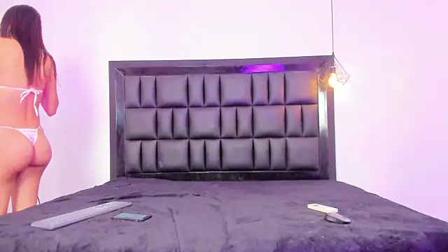 MIA SOPHIA1 online show from October 7, 3:14 am