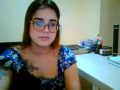 maliamiller online show from September 18, 12:29 pm