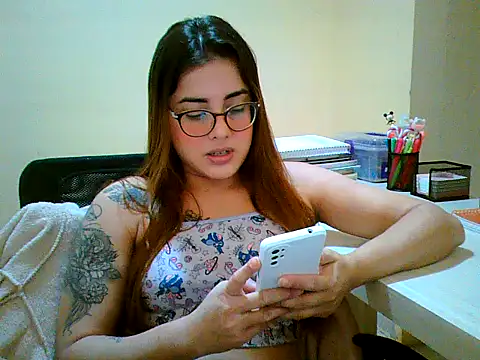 maliamiller online show from September 30, 12:04 am