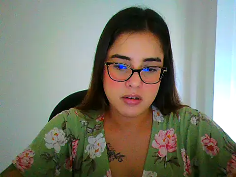 maliamiller online show from April 22, 11:12 am