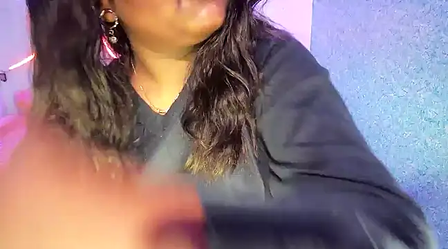 expression queen online show from January 30, 6:00 pm