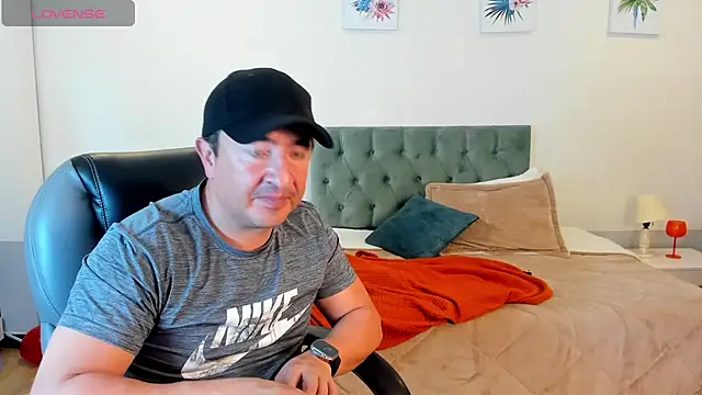 Snapshot of Sam_and_molly_ chatting on February 1, 7:55 pm Sam and molly  online show from February 1, 7:55 pm