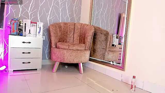 vanessa guzman2 online show from February 22, 4:40 pm