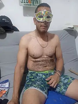 latinmartin73 online show from November 9, 8:29 pm