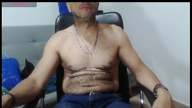 latinmartin73 online show from March 24, 2:16 am