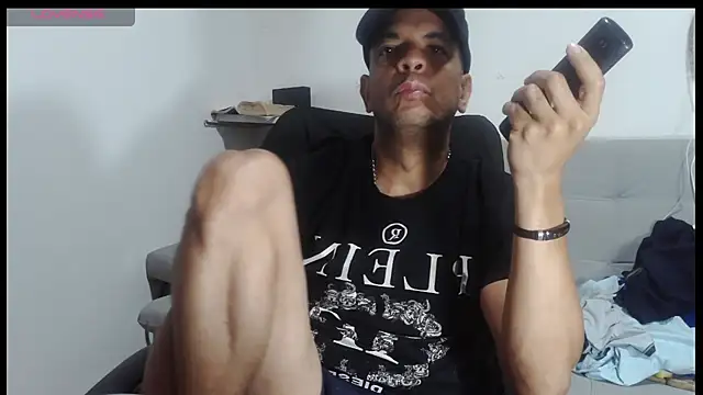 Snapshot of latinmartin73 chatting on May 3, 3:45 am latinmartin73 online show from May 3, 3:45 am