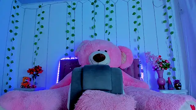dulcevegga online show from April 21, 2:51 am