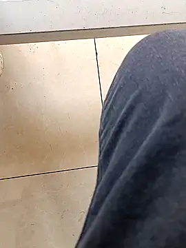 huzi518 online show from November 20, 1:39 am