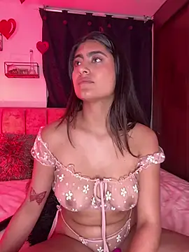 Snapshot of miakhalifaaa_ chatting on February 13, 1:40 am miakhalifaaa  online show from February 13, 1:40 am