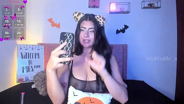 Snapshot of miakhalifaaa_ chatting on October 16, 10:00 pm miakhalifaaa  online show from October 16, 10:00 pm