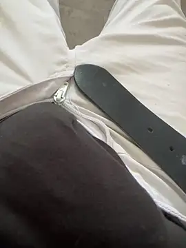 Snapshot of Young-hornyboy chatting on June 2, 7:10 am Young-hornyboy online show from June 2, 7:10 am