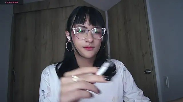 Kiitygirl online show from December 10, 5:39 am