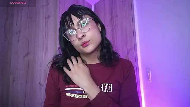 Kiitygirl online show from January 5, 6:02 pm