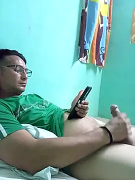 Andresguz35 online show from March 17, 4:06 am