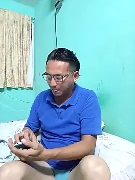 Andresguz35 online show from March 20, 3:11 am