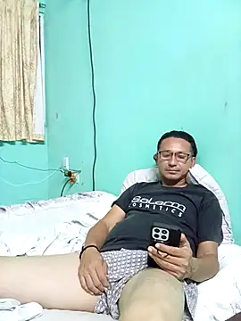 Andresguz35 online show from March 21, 3:33 am