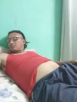 Snapshot of Andresguz35 chatting on July 15, 3:34 am Andresguz35 online show from July 15, 3:34 am