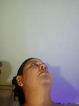 zandra milf  online show from April 22, 11:45 am