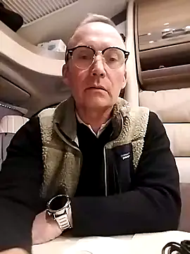 Manou1971 online show from February 4, 9:17 am