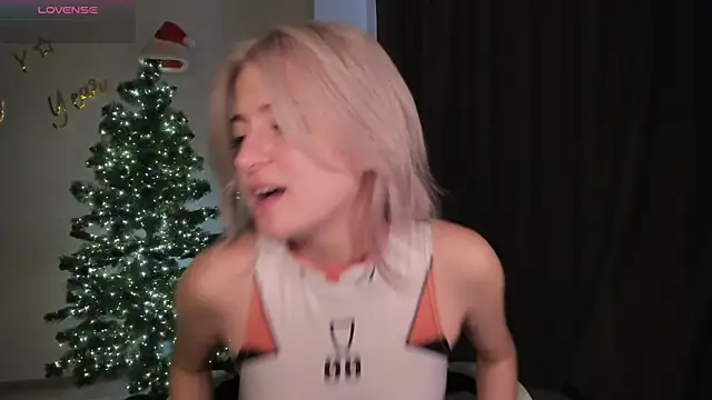 Lana Younes online show from December 11, 8:04 am