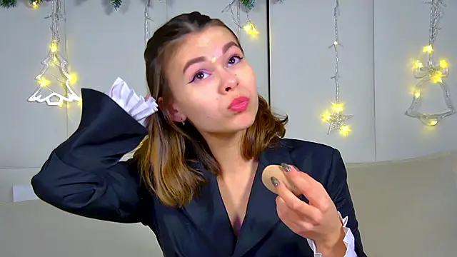 PollyLanders online show from December 17, 6:42 pm