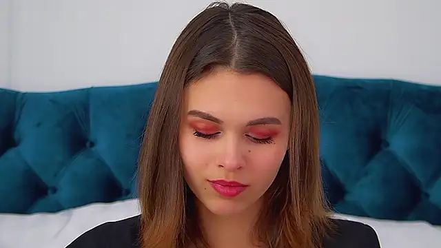 Snapshot of PollyLanders chatting on November 7, 6:57 am PollyLanders online show from November 7, 6:57 am