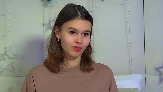 Snapshot of PollyLanders chatting on December 14, 6:23 pm PollyLanders online show from December 14, 6:23 pm