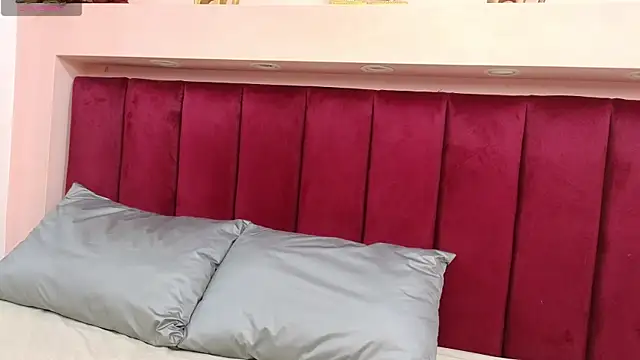 JESSYCORTES online show from February 2, 3:39 pm