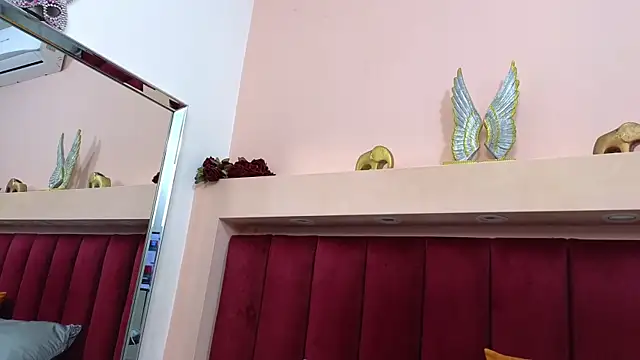 JESSYCORTES online show from February 28, 1:58 pm