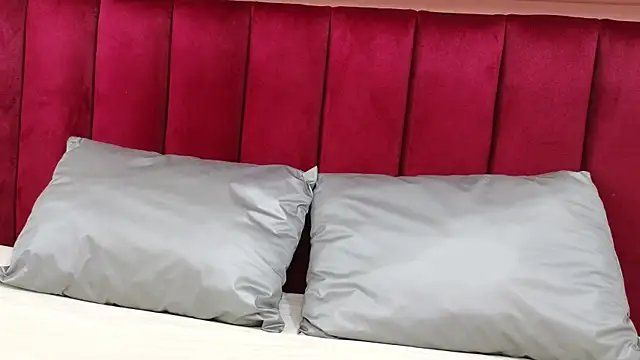 JESSYCORTES online show from March 10, 2:16 pm