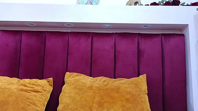 JESSYCORTES online show from March 12, 2:12 pm