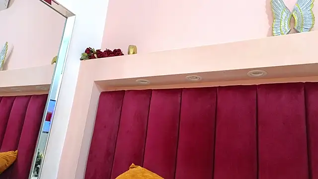 JESSYCORTES online show from March 17, 5:38 pm