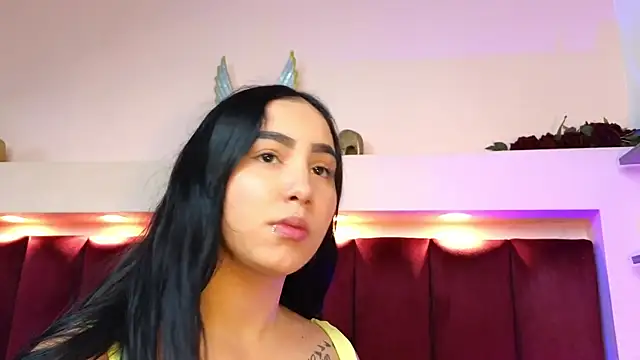 JESSYCORTES online show from March 22, 2:36 pm