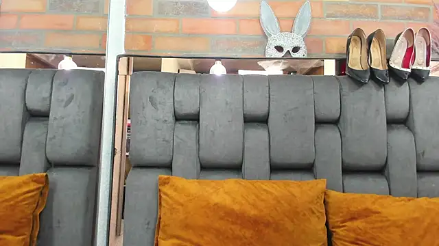 JESSYCORTES online show from October 14, 2:29 pm