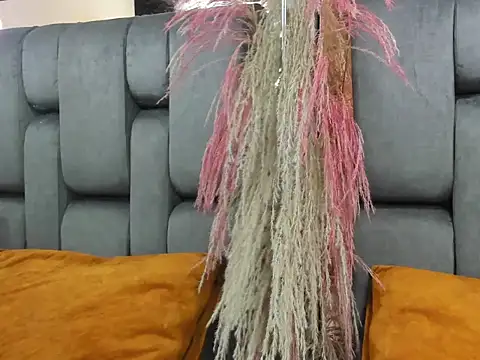 JESSYCORTES online show from March 31, 4:02 am