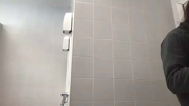 Snapshot of Lucascacaca chatting on December 12, 8:57 am Lucascacaca online show from December 12, 8:57 am