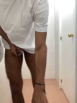 Snapshot of Lucascacaca chatting on December 17, 2:22 pm Lucascacaca online show from December 17, 2:22 pm