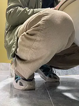 Snapshot of Lucascacaca chatting on December 28, 1:17 pm Lucascacaca online show from December 28, 1:17 pm