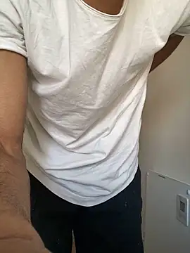 Snapshot of Lucascacaca chatting on February 1, 11:21 am Lucascacaca online show from February 1, 11:21 am